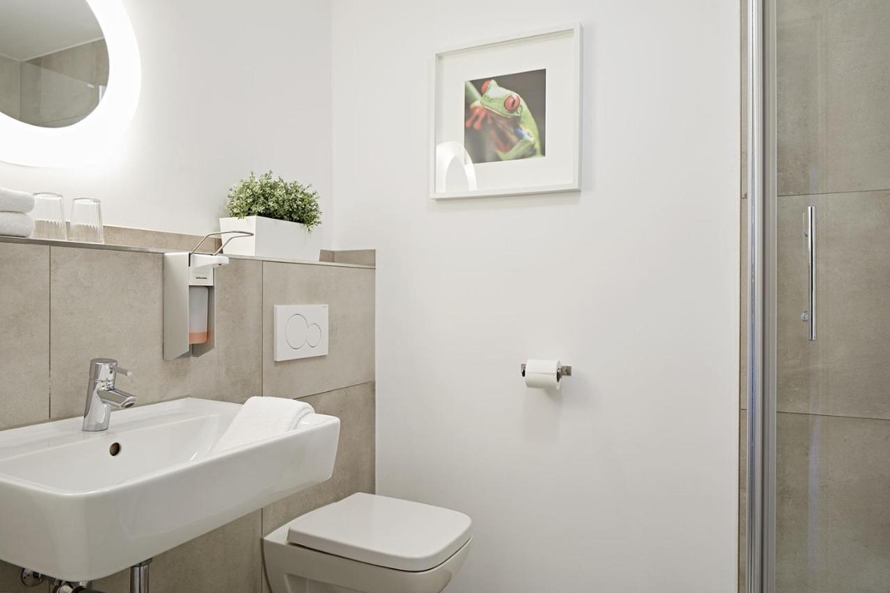 Nonstop Hotel Augsburg - Ubernacht - Hostelhotelhome 외부 사진