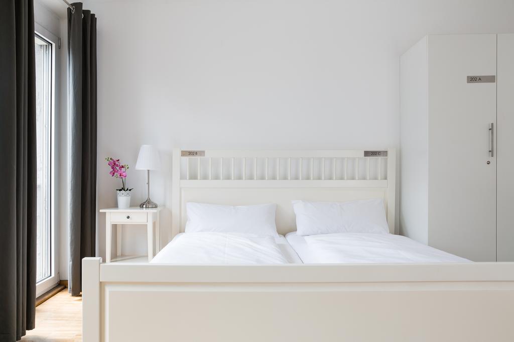 Nonstop Hotel Augsburg - Ubernacht - Hostelhotelhome 외부 사진