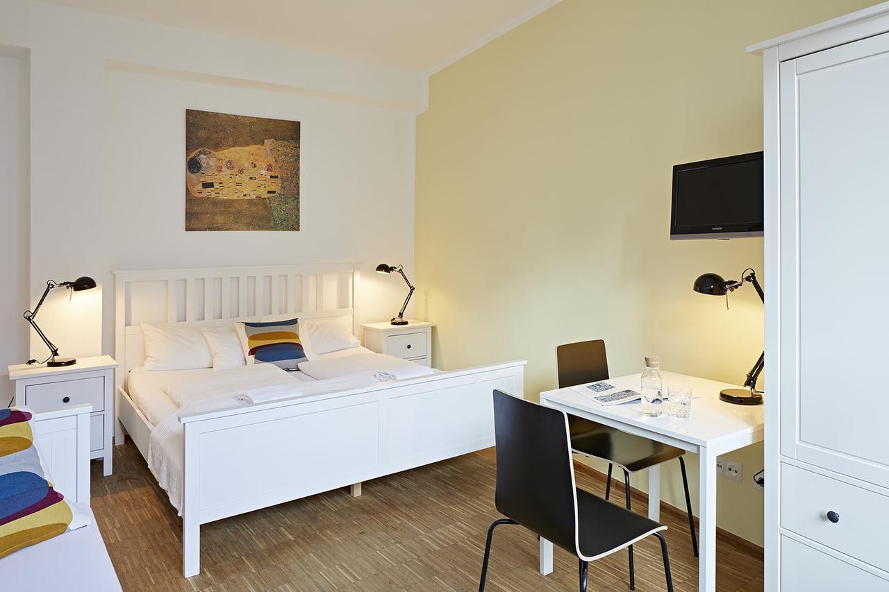 Nonstop Hotel Augsburg - Ubernacht - Hostelhotelhome 외부 사진