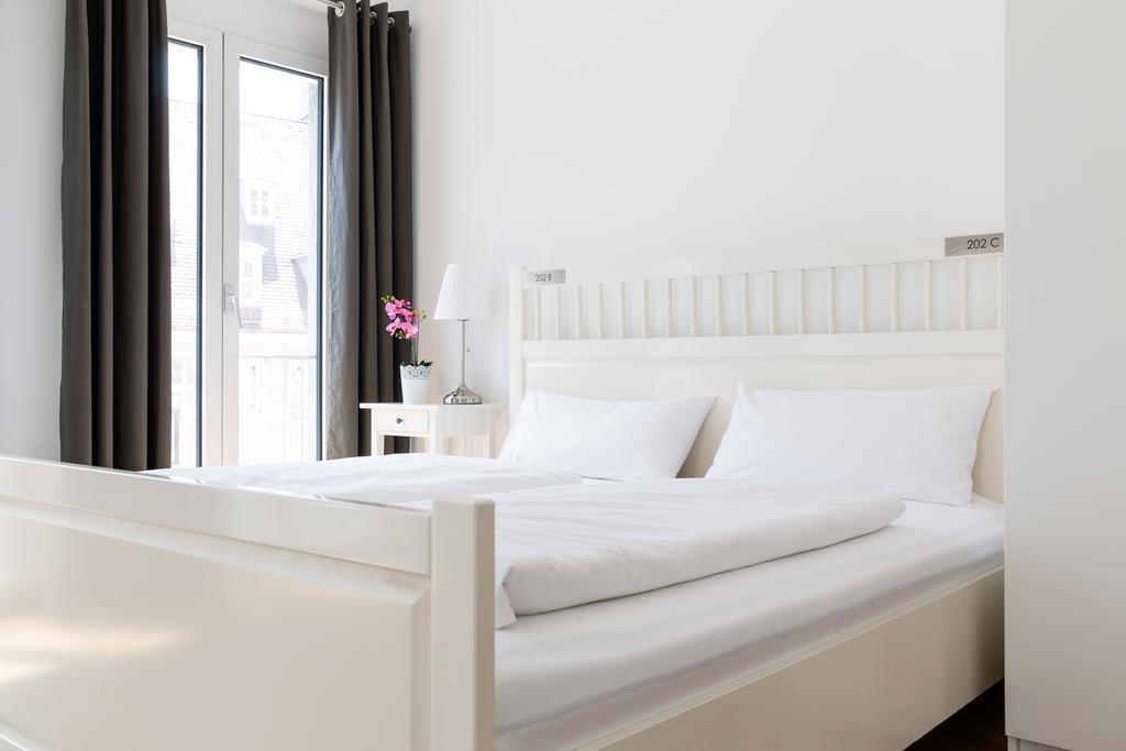 Nonstop Hotel Augsburg - Ubernacht - Hostelhotelhome 객실 사진